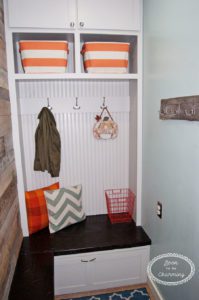 Making a pallet wall in the mudroom