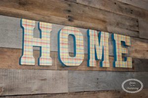 Making a pallet wall in the mudroom